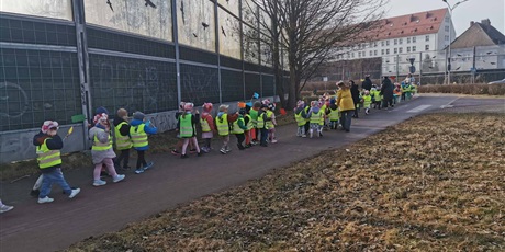 Biedroneczki, Żabki i Motylki powitały PANIĄ WIOSNĘ 