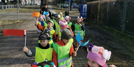 Biedroneczki, Żabki i Motylki powitały PANIĄ WIOSNĘ 