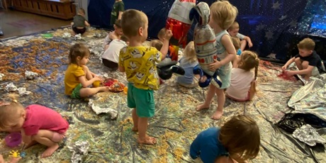 Dzień Kosmosu sensorycznie w Biedronkach