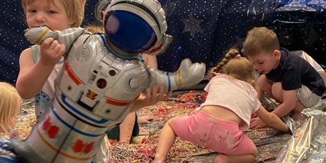 Dzień Kosmosu sensorycznie w Biedronkach