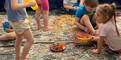 Dzień Kosmosu sensorycznie w Biedronkach