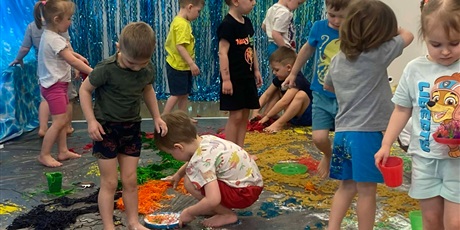 Dzień Wody sensorycznie - gr. Biedronki