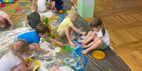 Dzień Wody sensorycznie - gr. Biedronki