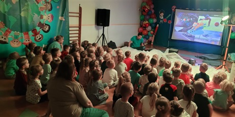Gwiezdny Teatr- Niesamowite ruchy Ziemi - gr. Biedronki, Żabki i Motylki