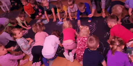 Gwiezdny Teatr- Niesamowite ruchy Ziemi - gr. Biedronki, Żabki i Motylki