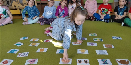 Kwiecień, co plecie, czyli matematyczne i językowe zabawy Sówek😃