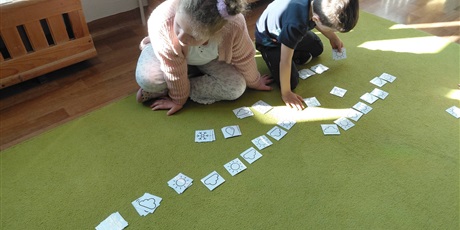 Kwiecień, co plecie, czyli matematyczne i językowe zabawy Sówek😃