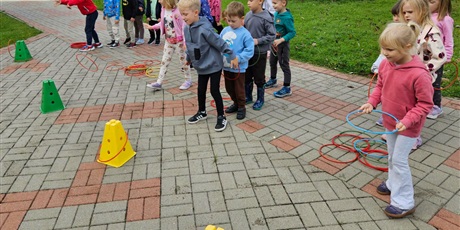 Motylki i zajęcia ruchowe na świeżym powietrzu