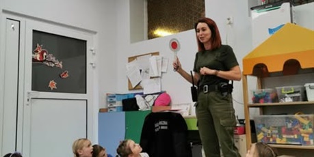 Motylki i Pszczółki poznały zawód pracownika Straży Granicznej