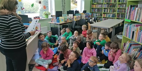Pszczółki i wycieczka do biblioteki