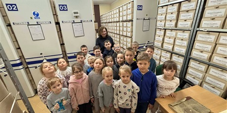 Pszczółki na wycieczce w Archiwum Państwowym 🐝
