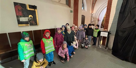 Pszczółki zwiedzają Katedrę w Koszalinie