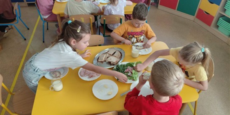 Samodzielne śniadanie Sówek