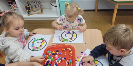 Sensoryczne zabawy Biedronek