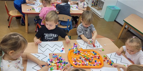 Sensoryczne zabawy Biedronek