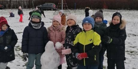 Zabawy na śniegu - gr. Mrówki i Pszczółki